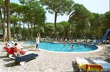 ***  מרינה רומיאה Meridiana Family & Nature Hotel איטליה