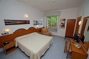 מרינה רומיאה Meridiana Family & Nature Hotel